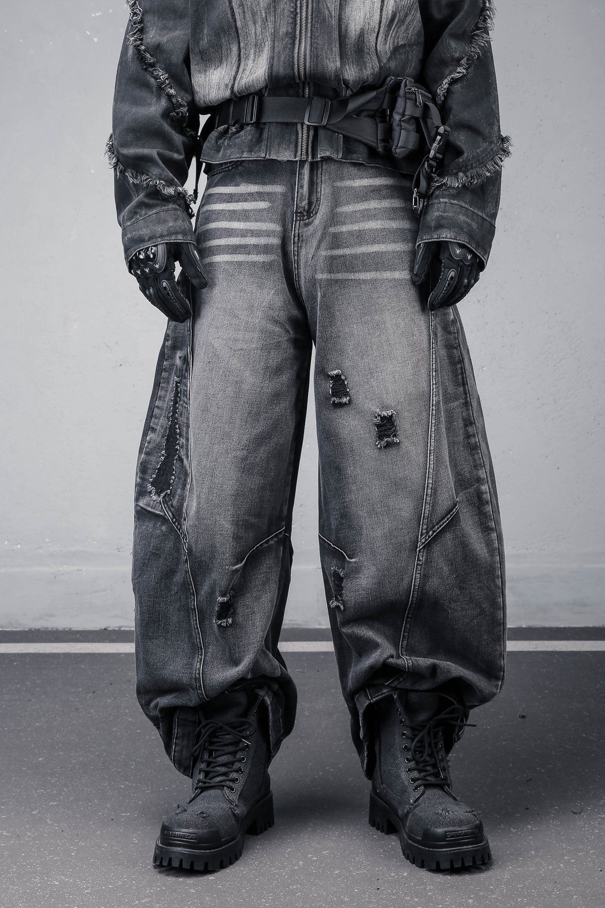 Distressed Washed Streetwear Jeans