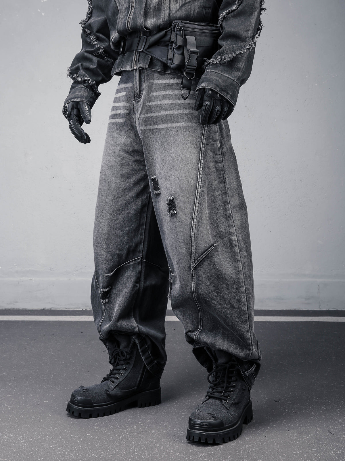 Distressed Washed Streetwear Jeans