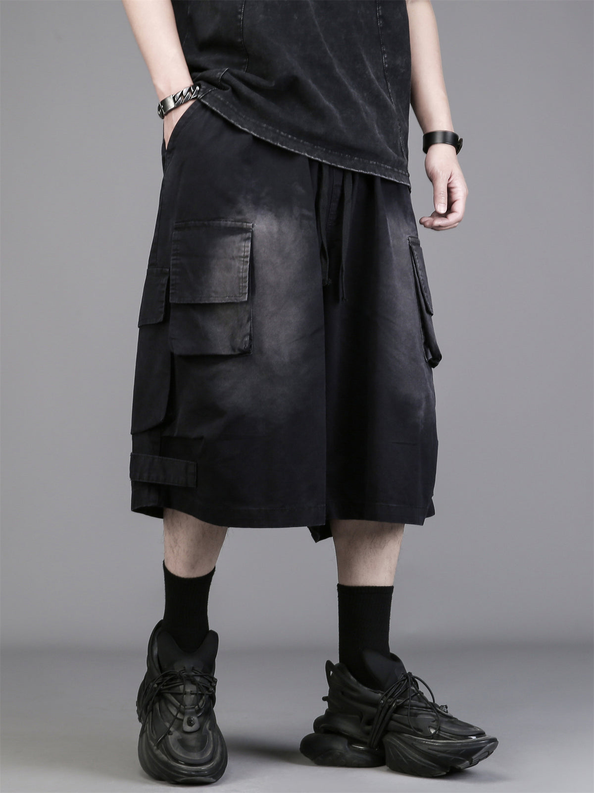 The Worn-In Baggy Denim Capris